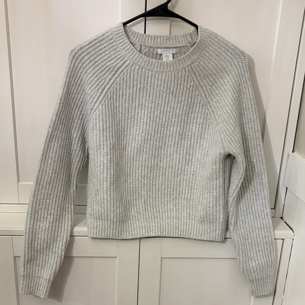 Women’s Ribbed Crewneck Sweater — Light Gray